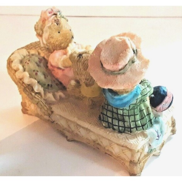 Mama, Papa, and Baby Bear Sharing the Chaise Lounge Figurine  Handpainted 1998 - Picture 7 of 8